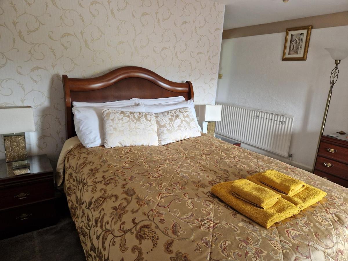 Ty Llew Hotel Llandysilio Ngoại thất bức ảnh