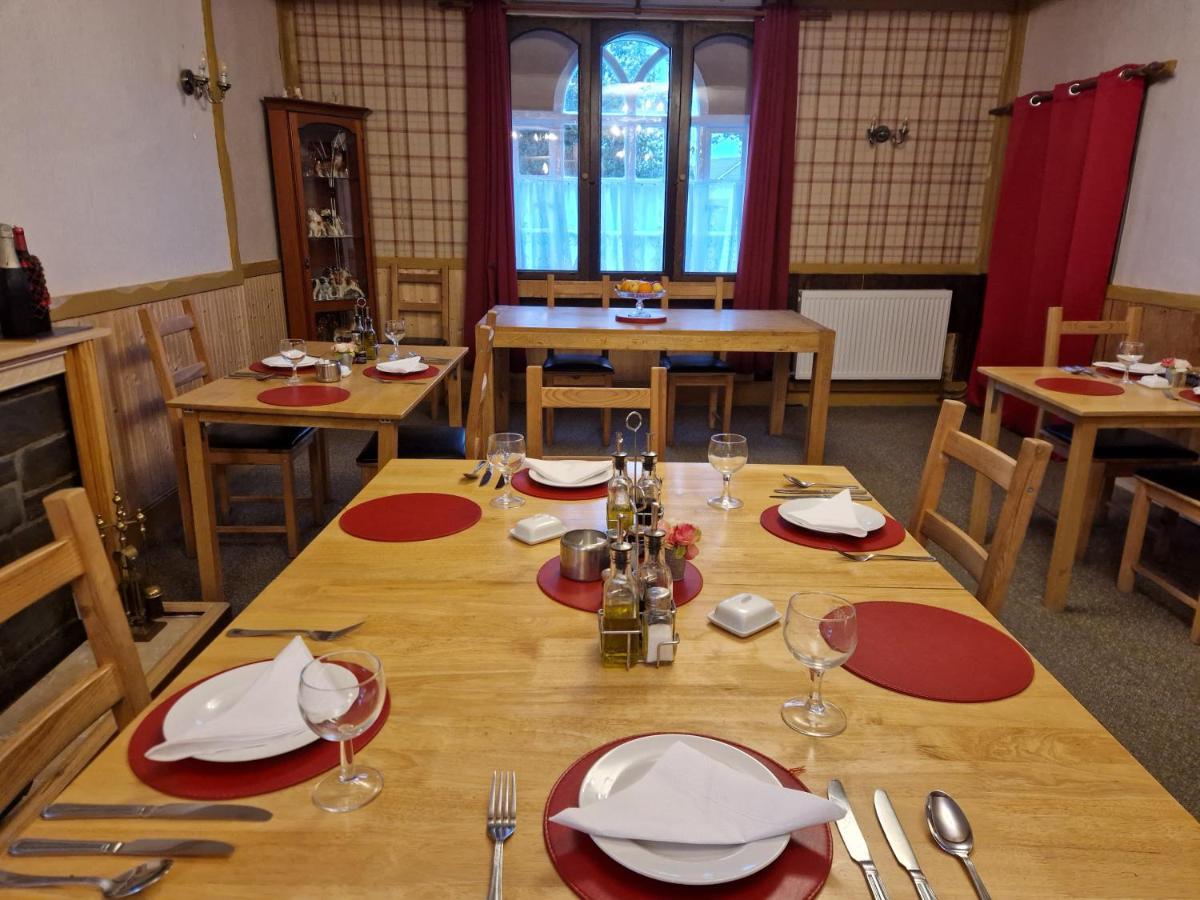 Ty Llew Hotel Llandysilio Ngoại thất bức ảnh