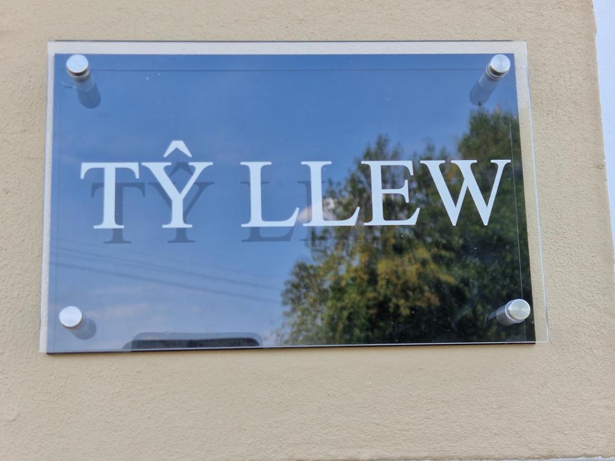 Ty Llew Hotel Llandysilio Ngoại thất bức ảnh