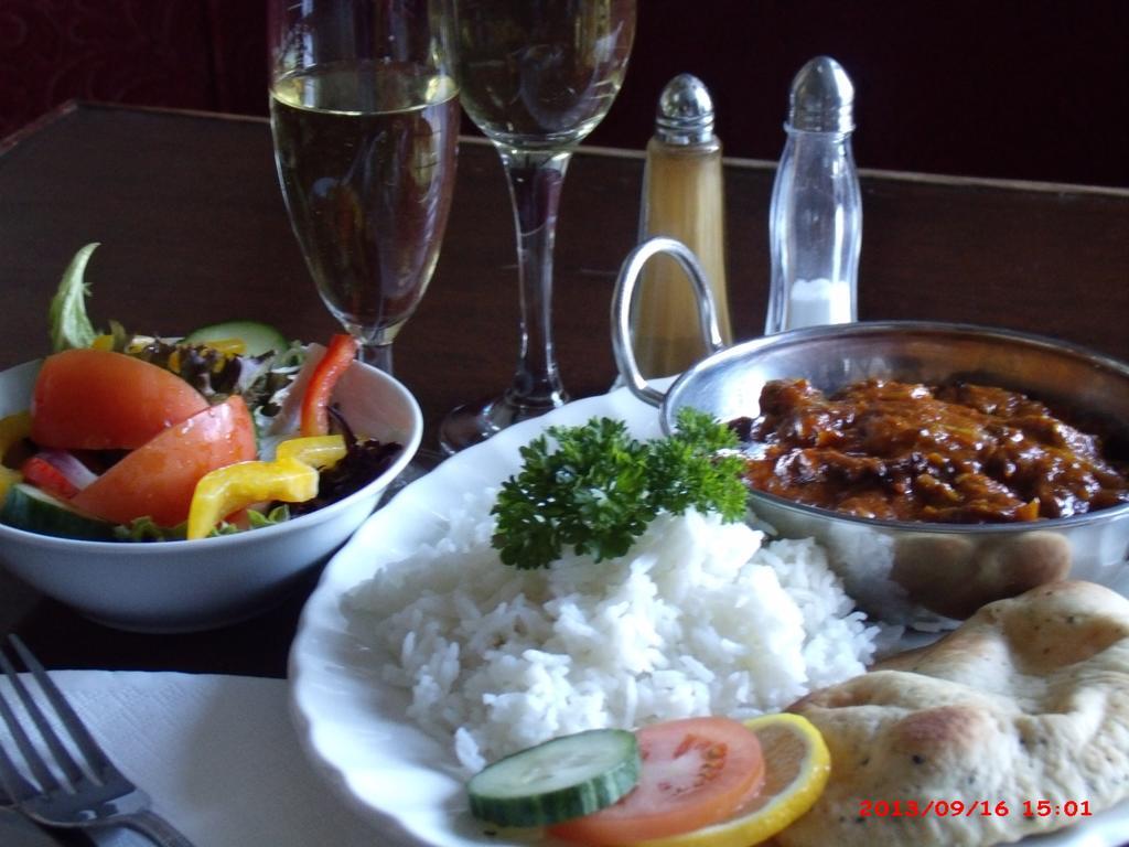 Ty Llew Hotel Llandysilio Ngoại thất bức ảnh
